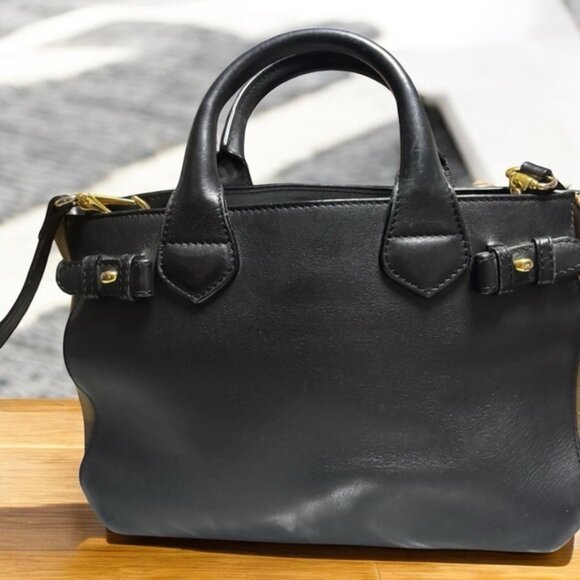 Burberry Black Leather Tote with Classic Check Lining - Picture 4 of 7